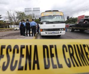 Un hombre perdió la vida dentro de un bus rapidito, en el que viajaba rumbo a su trabajo, cuando a la unidad se subió un asaltante que terminó disparándole. A continuación lo que se sabe del caso que siembra temor entre los usuarios del transporte público.