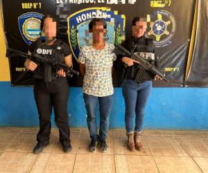 A los individuos detenidos se les presume responsables del delito de violación especial agravada en perjuicio de tres testigos protegidos.