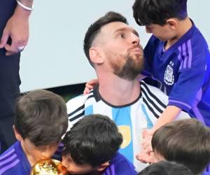 Así fue el momento en el que Messi miró a sus hijos luego de ganar el Mundial de Qatar 2022.