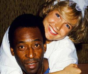 Xuxa dedicó emotivas palabras a la familia de su expareja luego de que se confirmara su fallecimiento este jueves.