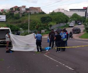El cuerpo del hombre quedó tendido sobre el pavimento.
