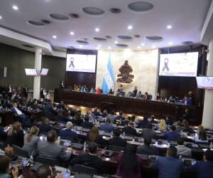 Un total de 71 congresistas votaron en contra, 55 a favor y uno se abstuvo.