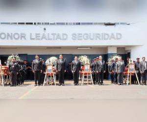 Los cuatro policías que fallecieron en el enfrentamiento fueron enterrados con honores.