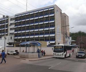 Desde la semana pasada, el Hospital Escuela ya no cuenta con guardias de seguridad de una empresa privada, sino que ahora son militantes del partido de gobierno.