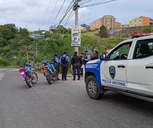 El cuerpo de una persona, cuya identidad aún se desconoce, fue encontrado dentro de una bolsa negra en la calle principal de la colonia Nueva Suyapa.