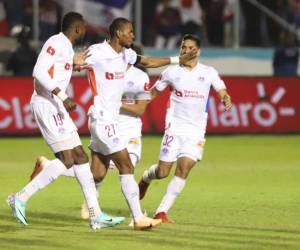 Jerry Bengtson llegó a su gol 13 del torneo con el Olimpia.
