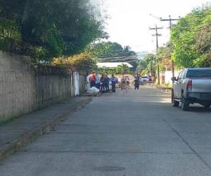 Las autoridades llegaron al lugar para acordonar la escena.