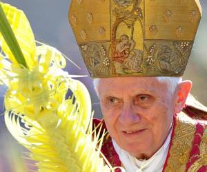 Uno de sus escritos es “Motu Proprio”, en el que Benedicto XVI autoriza la celebración de la misa en latín.