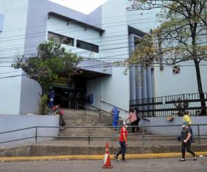 Los médicos han estado en paro de labores por más de 15 días exigiendo su reajuste salarial.