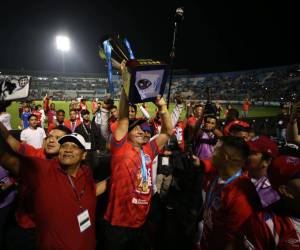 El Olimpia de Pedro Troglio continúa con su reinado en el fútbol hondureño y en una final para el recuerdo se hizo con su copa número 36.
