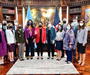 La presidenta Castro recibió en su despacho a la delegación de EUA.