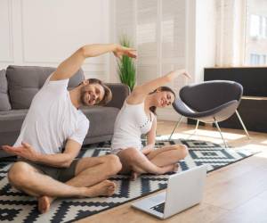 Ejercicios sencillos y efectivos para entrenar en pareja: Consigue resultados en poco tiempo.