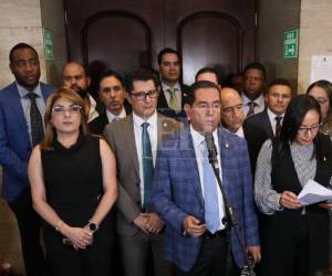 El Congreso Nacional avanza con la evaluación de los aspirantes al CNE y TJE tras depurar la lista a 54 candidatos, de los cuales solo 18 serán seleccionados.
