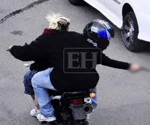 Cámaras de seguridad captaron el ataque contra un taxista en Tegucigalpa, quien sobrevivió pero resultó con heridas de gravedad.