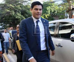 El ahora exconsejero del Consejo Nacional Electoral, Marlon Ochoa, ya no se encuentra en Honduras. La noche del pasado jueves 16 de abril fue destituido de su cargo.