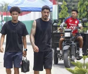 La plantilla de Marathón realizó su último entrenamiento con una visita sorpresa de aficionado olimpista que invadió su sede y así reaccionaron sus jugadores