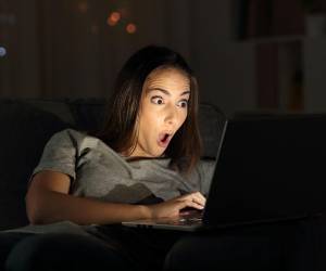 Pese a ello, recurren a la prensa, la radio y la televisión cuando necesitan verificar datos o comprender hechos con mayor contexto.