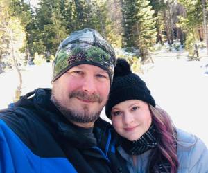 En un giro perturbador de los acontecimientos, una pareja residente en Texas ha sido arrestada y enfrenta cargos por delitos sexuales que implican a menores y a un perro.