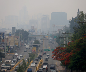 La capa de humo es un reflejo de la contaminación ambiental sobre los cielos del Distrito Central.