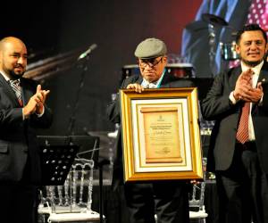 Camilo Corea, recibió el Premio Nacional de Arte “Pablo Zelaya Sierra”.
