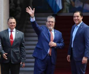Bernardo Arévalo junto a Héctor Zelaya en Casa Presidencial.