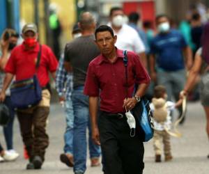 La mayoría de la población hondureña no utiliza el cubrebocas en espacios abiertos. Varios de ellos han decidido que no es necesario después de que se aplicaron la vacuna contra el virus.