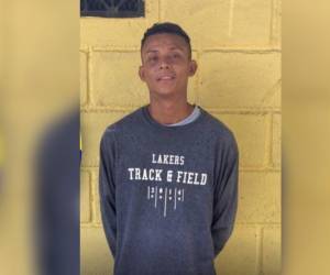 Junior Ismael Espinal, incluso sonrió a los agentes policiales cuando le tomaron la fotografía de su registro en la estación policial.