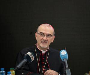 El cardenal Pizzaballa fue detenido en su camino al templo en medio de fuertes medidas de seguridad.