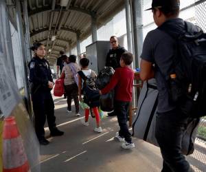El canciller mexicano, Marcelo Ebrard, asegura que el flujo de personas hacia la frontera “va bajando”.