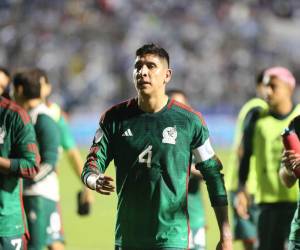 Edson Álvarez no ocultó su malestar por la derrota ante Honduras.