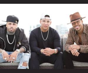 Su primera colaboración con grandes figuras del reguetón se dio en 2017, cuando invitó a Daddy Yankee y a Nicky Jam a participar en “Bella y sensual”, que sería el tercer sencillo de su tercer álbum como solista, titulado Golden. El tema se posicionó durante varias semanas en los primeros lugares de las plataformas musicales.
