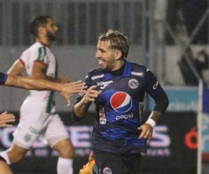 El primer gol de Auzmendi del encuentro de ida contra Marathón en el torneo Apertura 2023.