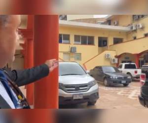 Captura de pantalla del video compartido por el diputado Carlos Umaña, denunciando que había vehículos estacionados.