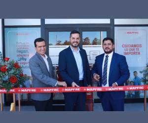 Con el corte de cinta inaugural MAPFRE Honduras confirma su respaldo hacia el futuro de los hondureños.