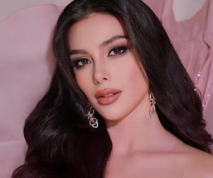 Britthany Marroquín, la representante de Honduras en el Miss Grand International 2023, tuvo un desempeño notable durante la competición en Vietnam. Su soltura en el escenario, elegancia innata y carismática personalidad la llevaron a clasificar en el codiciado Top 20.