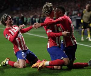 Atlético de Madrid pone un pie en semifinales de Champions League.