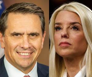 En la imagen aparecen Todd Blanche, fiscal general interino, y Pam Bondi, fiscal general destituida.