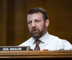 Mullin ocupará el cargo de Secretario de Seguridad Nacional de los Estados Unidos, sucediendo a KristiNoem.