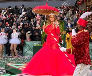 La famosa cantante lució hermosa durante la presentación.