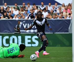 Elis vuelve al fútbol tras su fractura y lo hace con gol