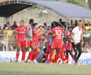 En la agonía del partido, Real Sociedad selló una épica remontada para mantenerse como equipo de primera división. El Micheletti enmudeció al ver como el Honduras Progreso perdía la categoría en el último instante.