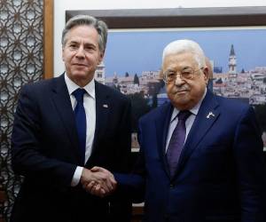 Blinken junto al presidente de la Autoridad Palestina, Mahmud Abás.
