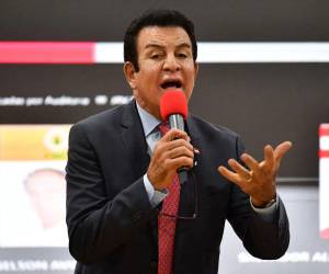 Salvador Nasralla es acusado por Roberto Contreras de buscar “premios de consolación” tras la derrota, en alusión a una supuesta intención de impulsar a su esposa, la diputada Iroshka Elvir, a la presidencia del Congreso Nacional.