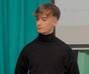 Antes de dedicarse a la compra y venta de activos, Saulle incursionó en la música, grabando una serie de canciones que publicó cuando era adolescente.