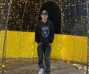 El pasado 8 de junio, en horas de la noche, se reportó el hallazgo del cuerpo sin vida en la colonia Villa Nueva de Tegucigalpa. Se trata de un jovencito identificado como Kevin Alexander Amador, de tan solo 16 años de edad.