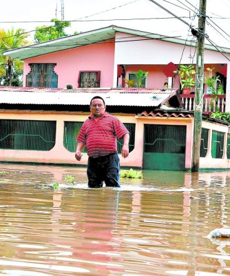 Honduras: 5 mil incomunicados por fuertes aguaceros e inundaciones