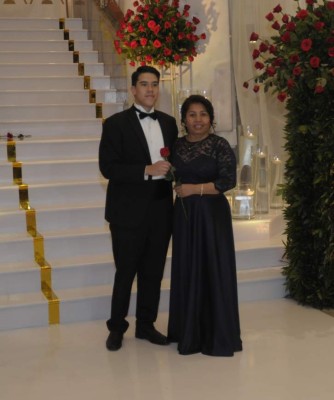 Summer Hill School despide a seniors con un ambiente lleno de glamur y alfombra roja