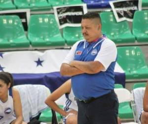 El entrenador Henry Andino ha sido un artífice de los logros en el baloncesto tanto a nivel nacional como internacional.