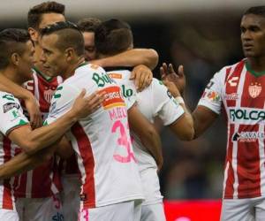 Beckeles y sus compañeros celebran el pase a la final de la Copa MX.