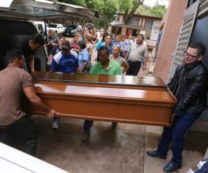 Los restos de José Armando fueron retirados de la morgue este martes (Foto: EL HERALDO)